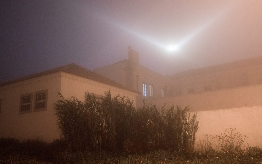 Unas Luces Extrañas
