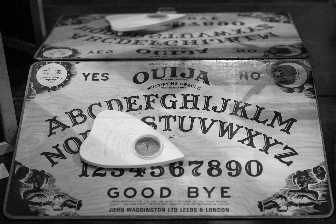 Pexels James Frid 13011928 La verdadera historia de la tabla Ouija
