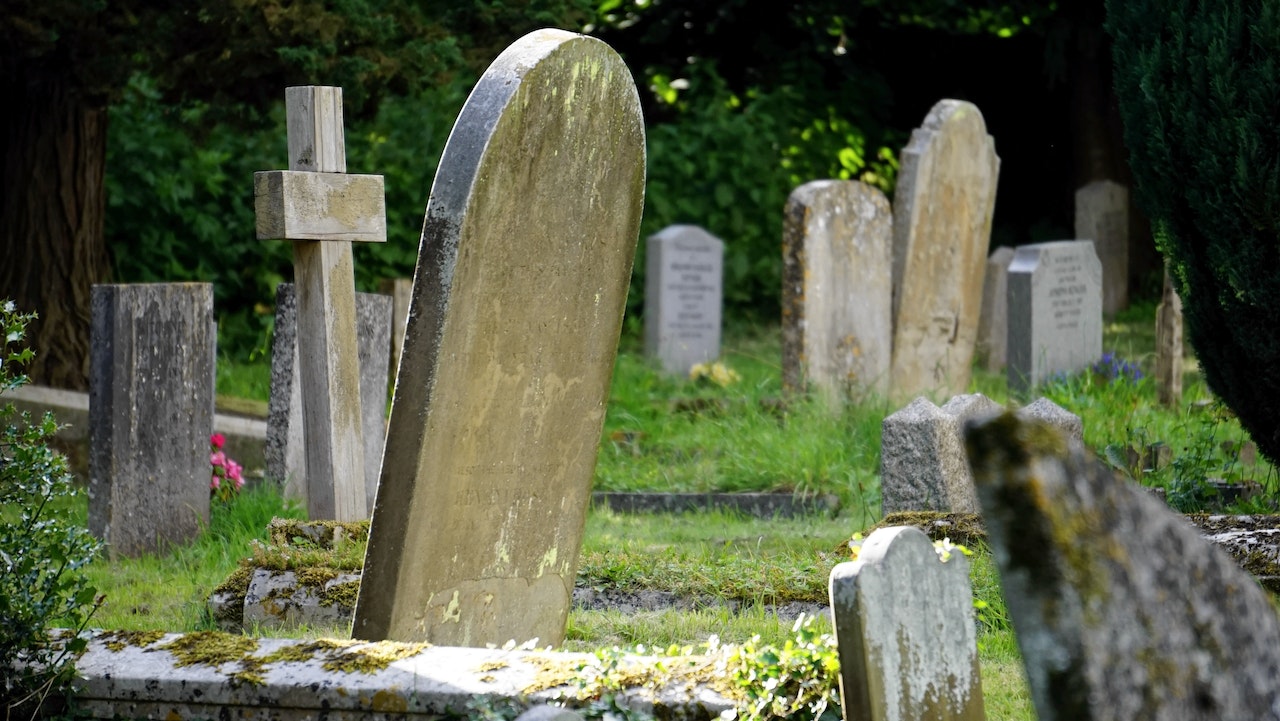 La mujer del cementerio